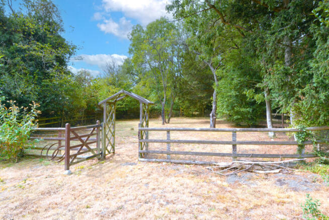 Benthall, TF12 photo 4