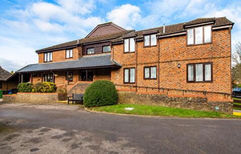 Swallow Court, Clanfield, PO8 0SX