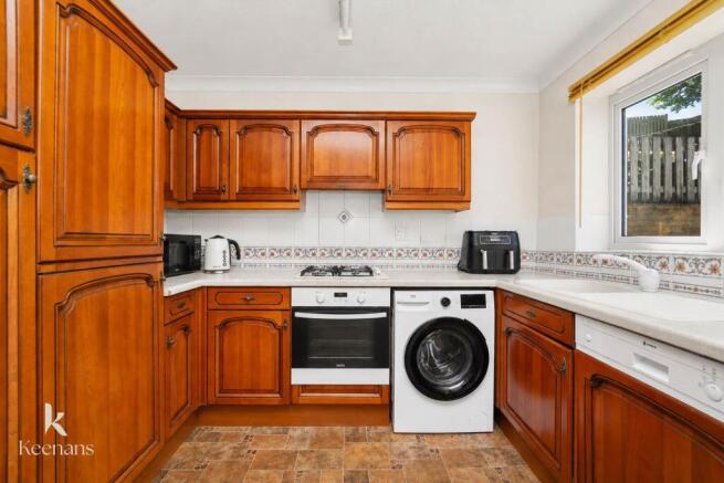4 bed Detached for sale Image 7