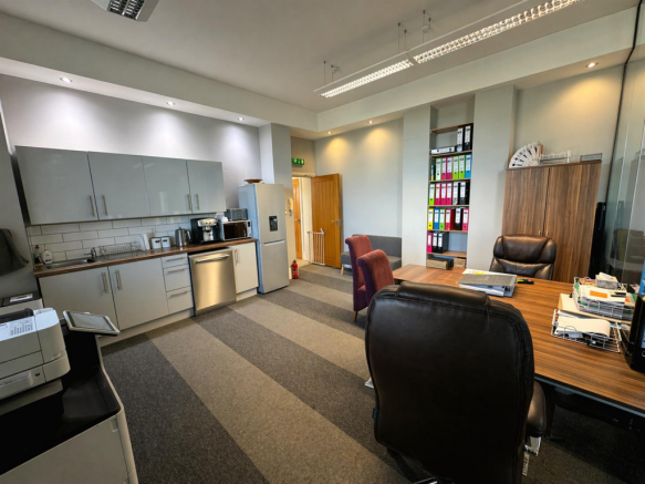 Kitchenette/Office