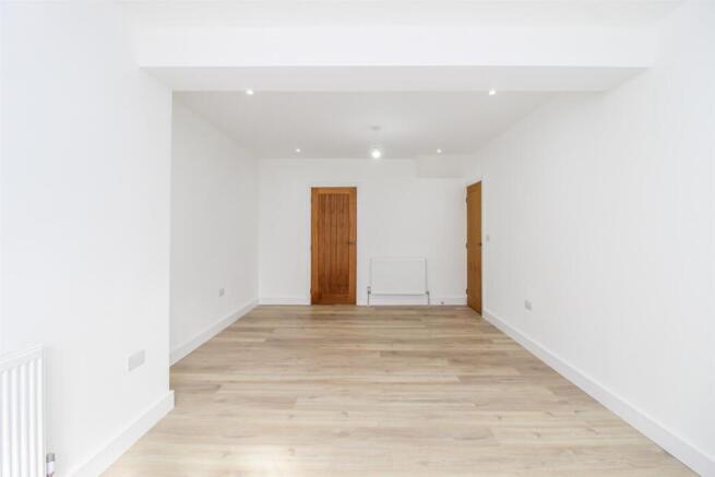 4 bed Semi-Detached Bungalow for sale Image 6
