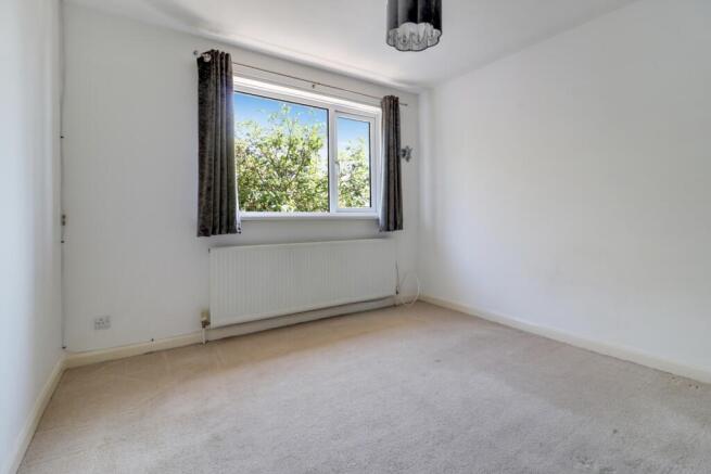3 bed Semi-Detached to rent Image 8