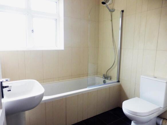 BATHROOM 1