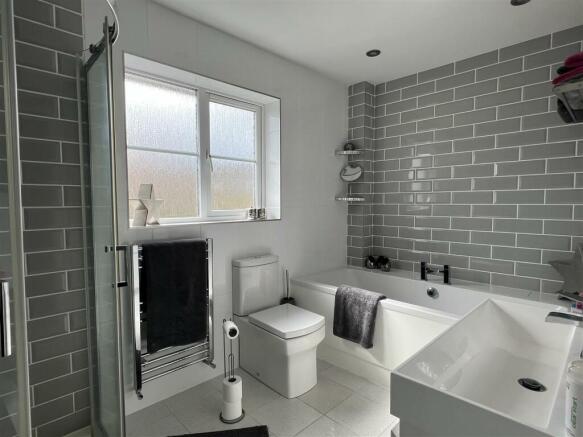 Family Bathroom: