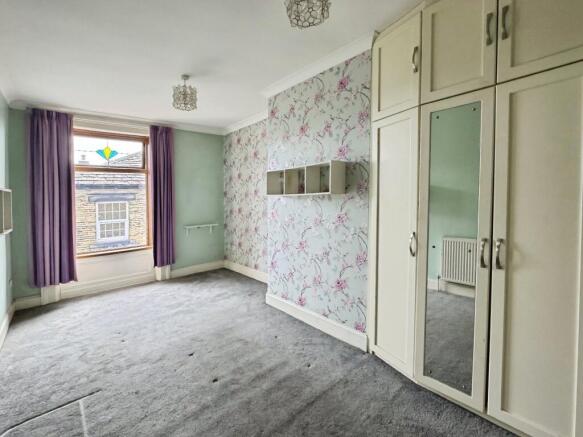 4 bed Detached for sale Image 10