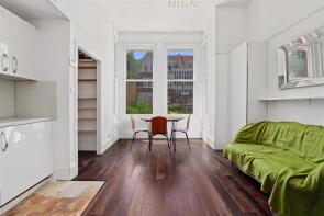 Flat 4, 16, Frognal, London NW3 6AG