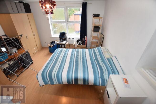2 bed Flat to rent Image 5