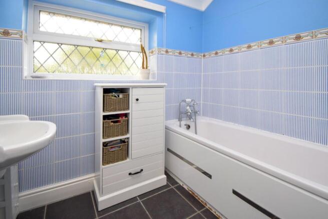 Family Bathroom 
