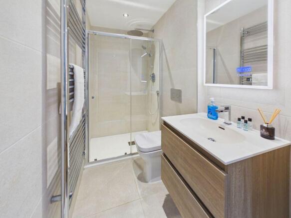 2 bed Apartment for sale Image 8
