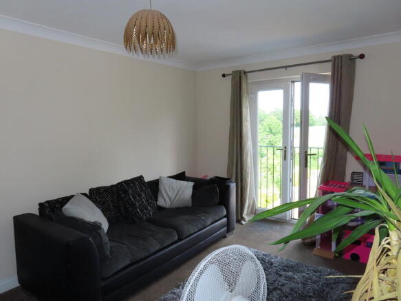 2 bed Apartment for sale Image 5