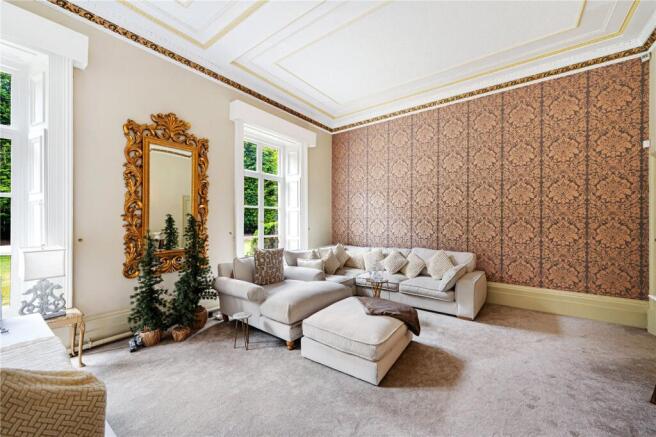 6 bed Detached for sale Image 7
