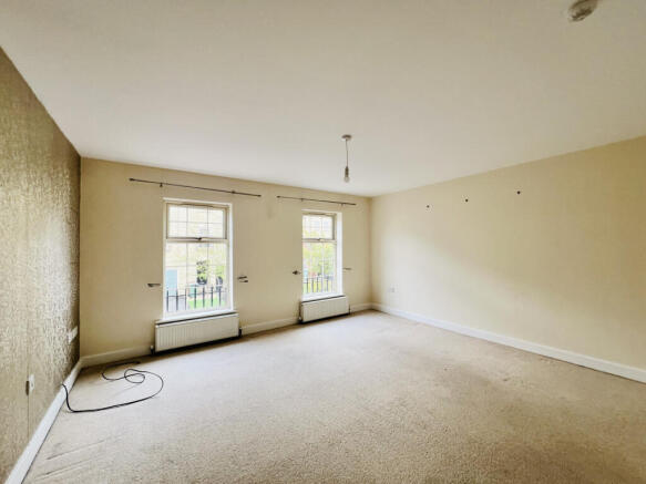 4 bed Town House for sale Image 5