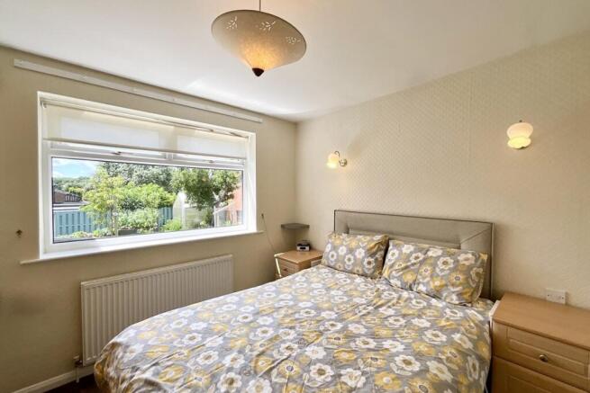 3 bed Bungalow for sale Image 8