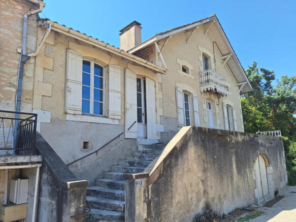 Photo 1