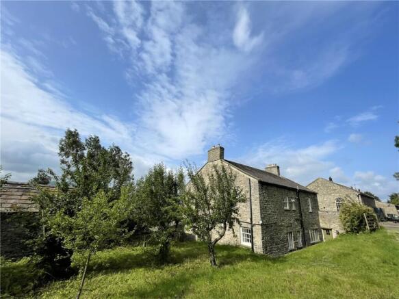 4 bed Detached to rent Image 9