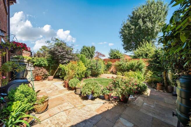 Petty Close, Romsey, SO51 photo 3