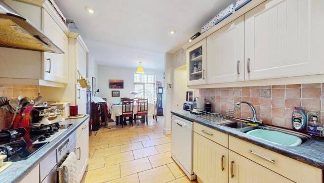 3 bed Town House for sale Image 8