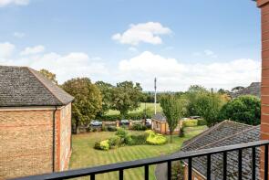 68, 1 Blake Court, Newsholme Drive, London N21 1SQ