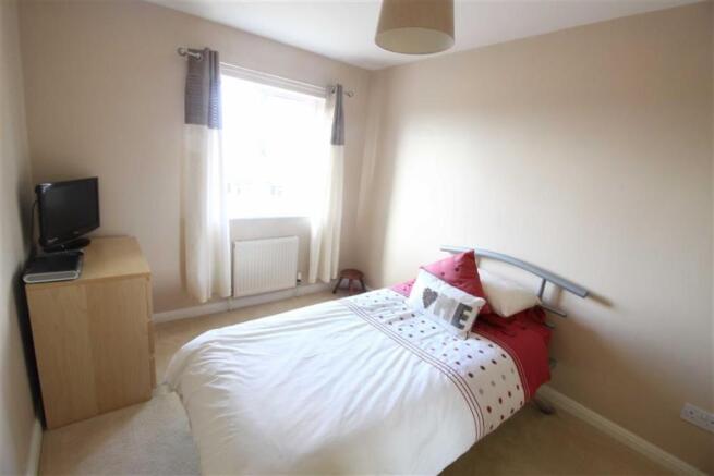 Bedroom no.1 front d