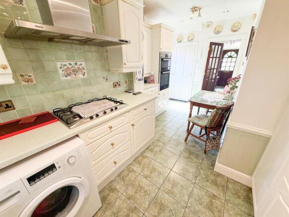 3 bed Semi-Detached for sale Image 10