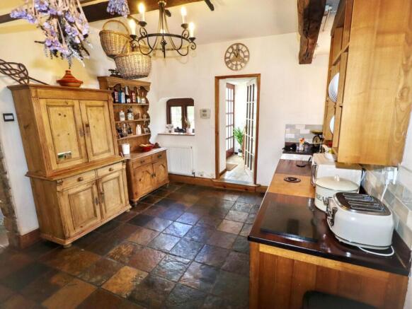 4 bed Detached for sale Image 5