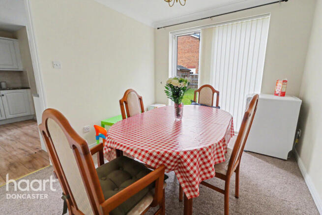 4 bed Detached for sale Image 7