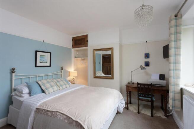 3 bed Semi-Detached for sale Image 8