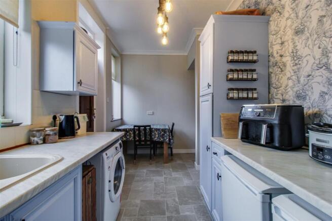 KITCHEN DINER