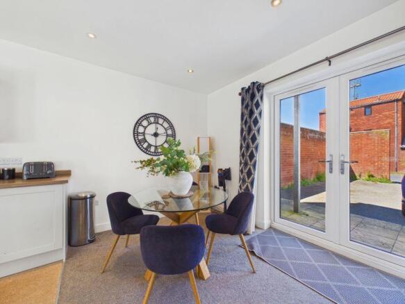 2 bed Apartment for sale Image 4