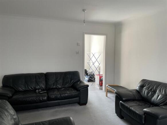 Lounge 2.jpg