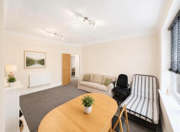 2 bed Flat to rent Image 9