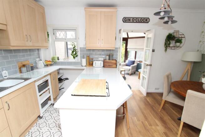 4 bed Semi-Detached for sale Image 7