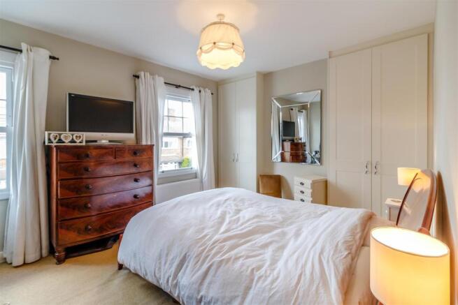 8333988-interior16.jpg