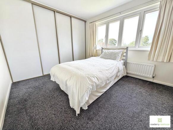 3 bed Detached for sale Image 11
