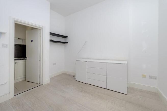 113 clarendon rd5070.jpg