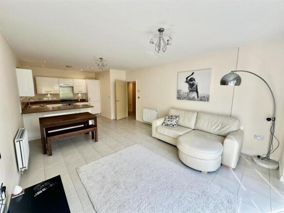 Lounge/Kitchen