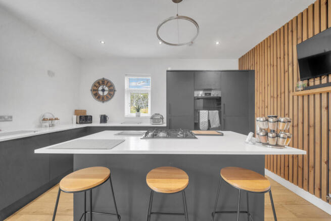 2 bed Semi-Detached Bungalow for sale Image 11