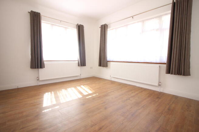 9 Bovingdon Avenue (