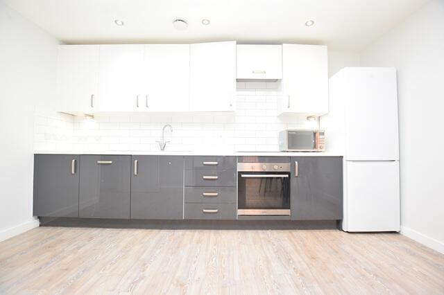 2 bed Apartment to rent Image 9