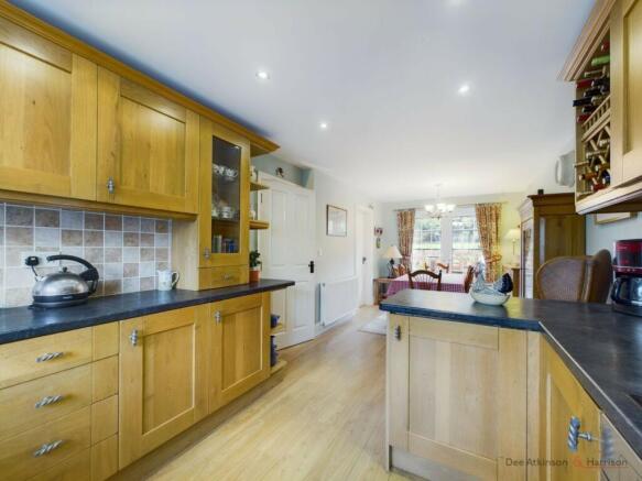 Kitchen/Dining Area