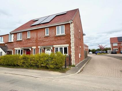 Chippenham Road, Lyneham, Wiltshire, SN15 4NX