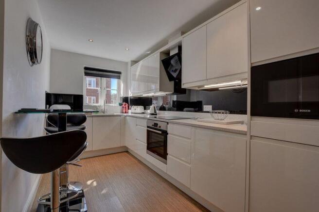 3 bed Apartment for sale Image 4