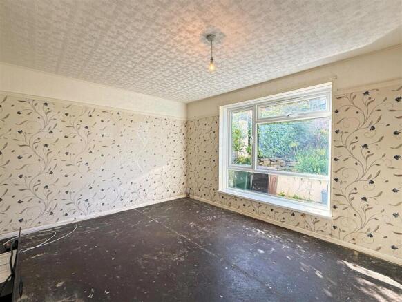 Shakespeare Road 37 - Lounge 2.jpg