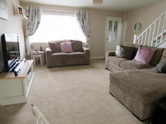 Lounge 4.JPG