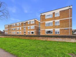 4, The Cedars, Hucclecote Road, Gloucester GL3 3UA