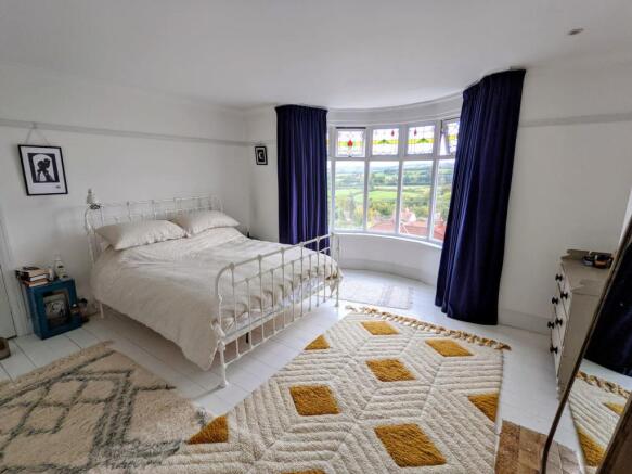 Master Bedroom1 (2).JPG