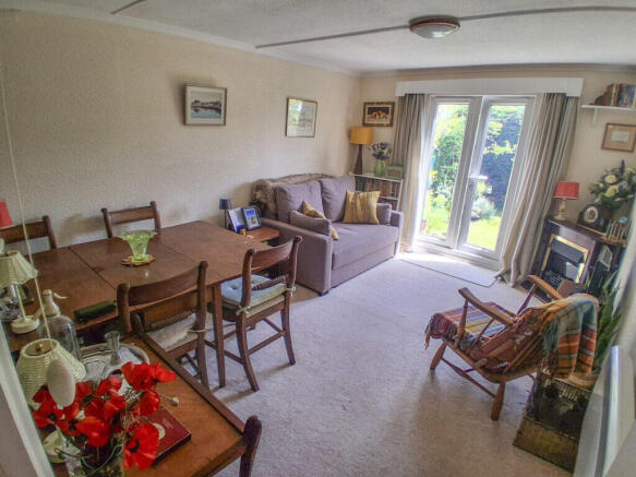 St Hermans Estate, Hayling Island photo 4
