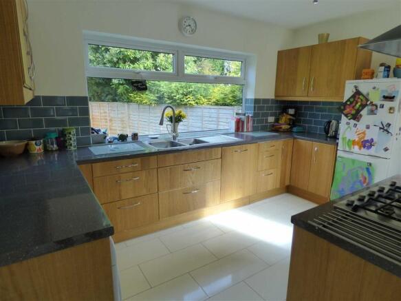 Kitchen: