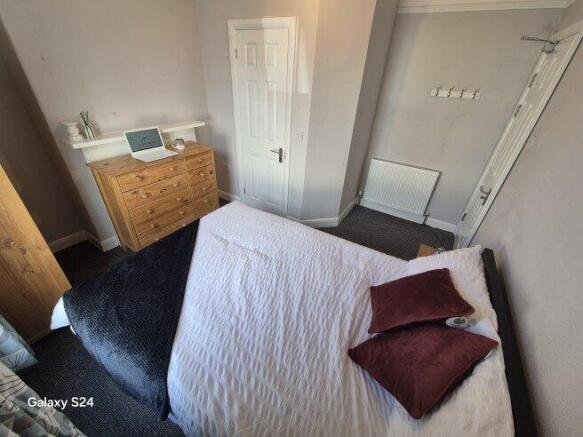 5 bed House Share to rent Image 5