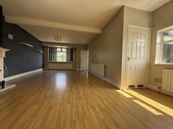 3 bed Semi-Detached for sale Image 4